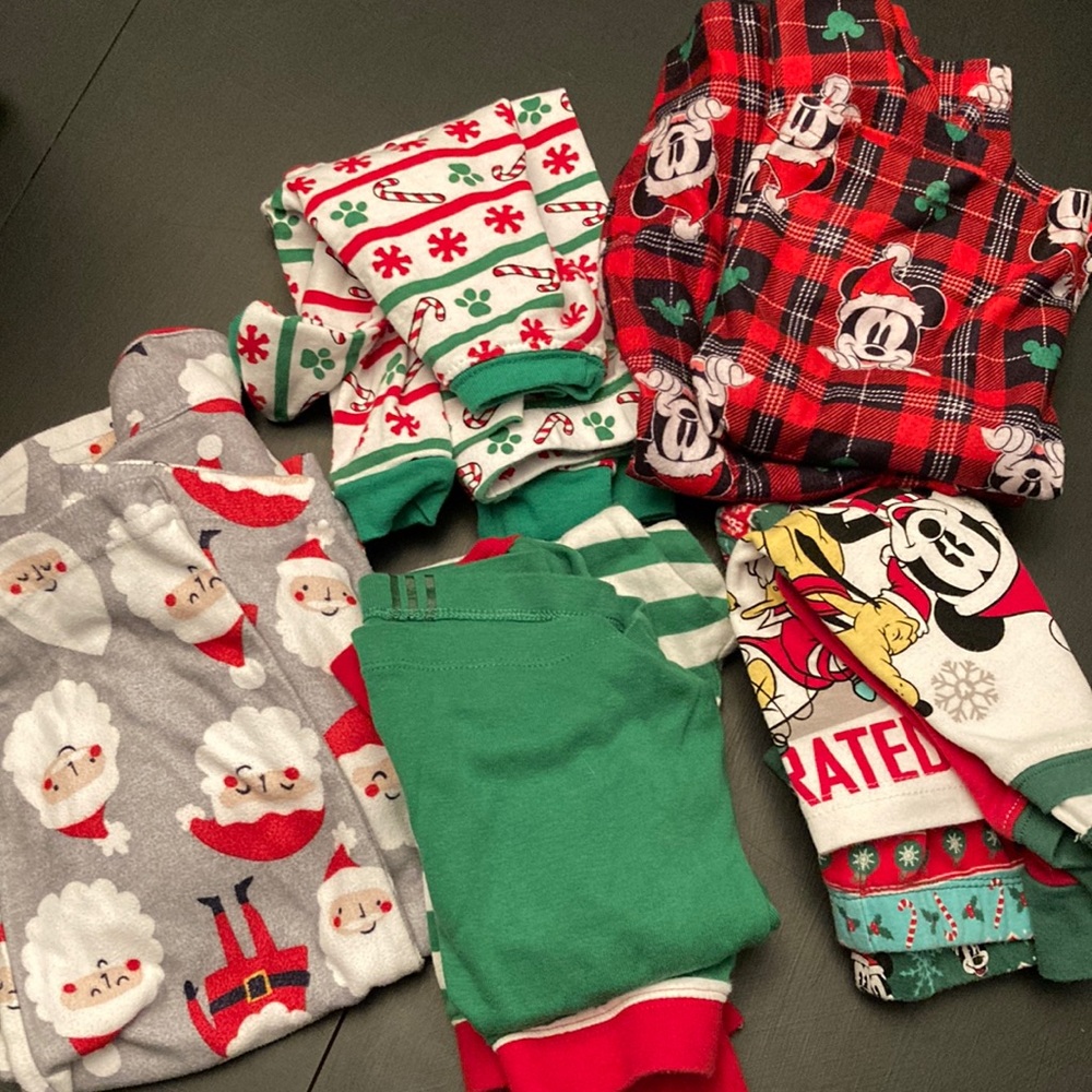 2T Christmas pajamas
